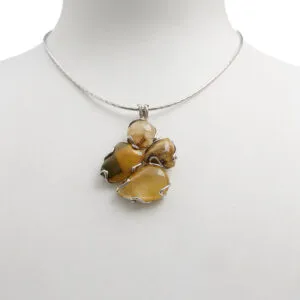 Samengestelde hanger van Rutielkwarts en Jaspis