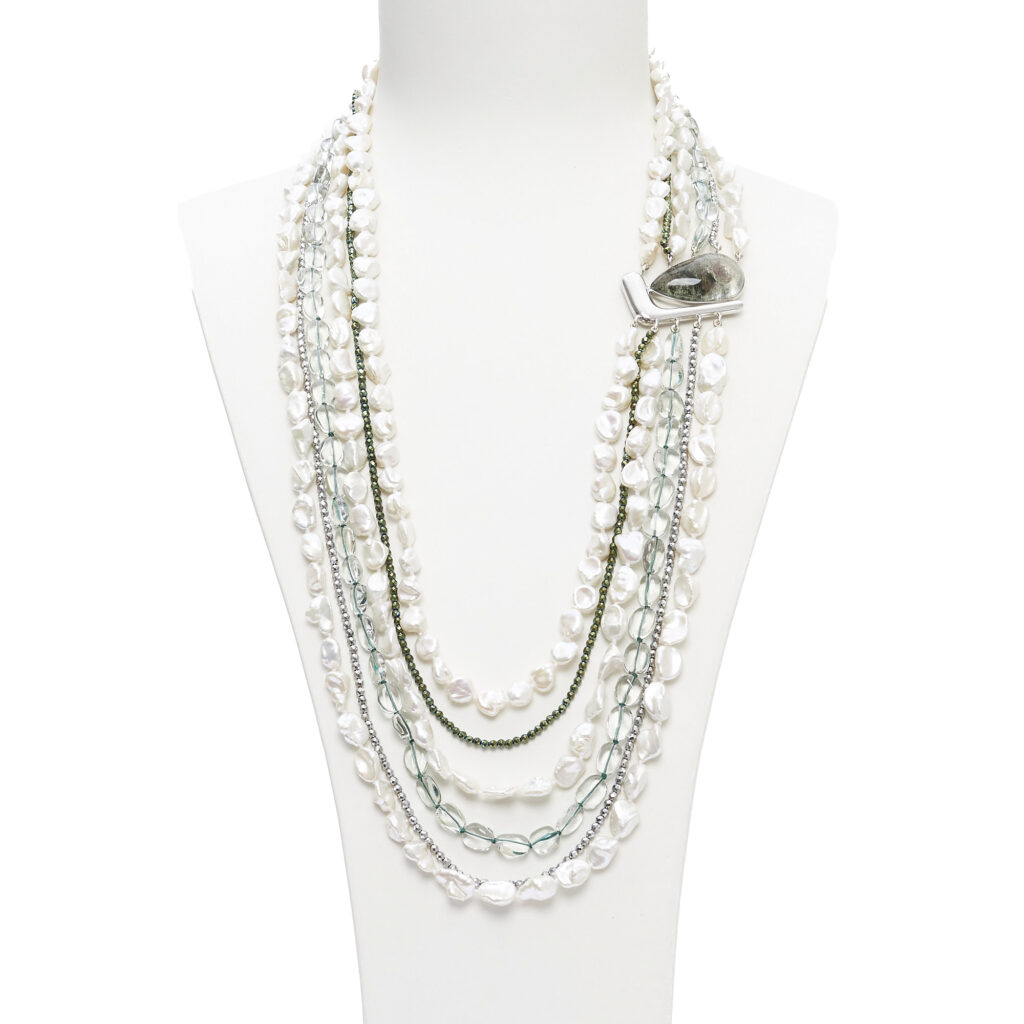 Collana a sei fili in Perle, Prasiolite ed Ematite, con composizione laterale artigianale in Argento
