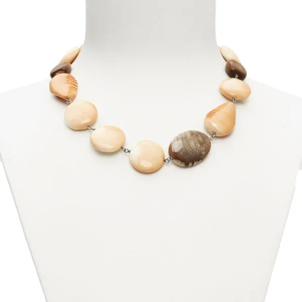 Collana in Conchiglia, Legno Fossile ed Ebano