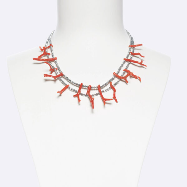 Collana corta in Ematite e Rametti di corallo