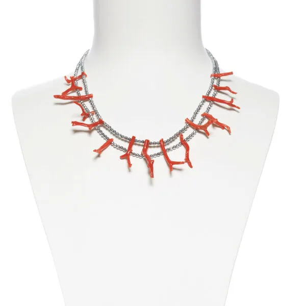 Collana corta in Ematite e Rametti di corallo