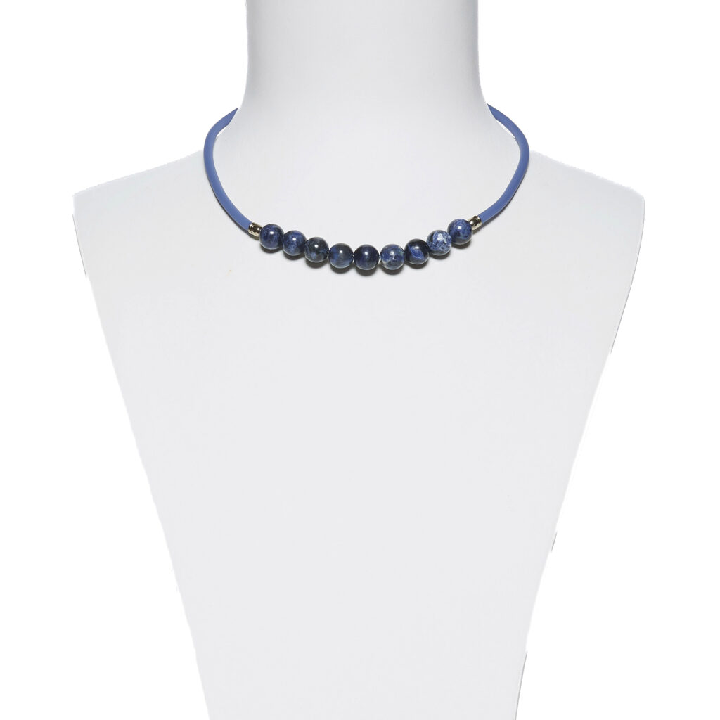 Collana in gomma e Sodalite
