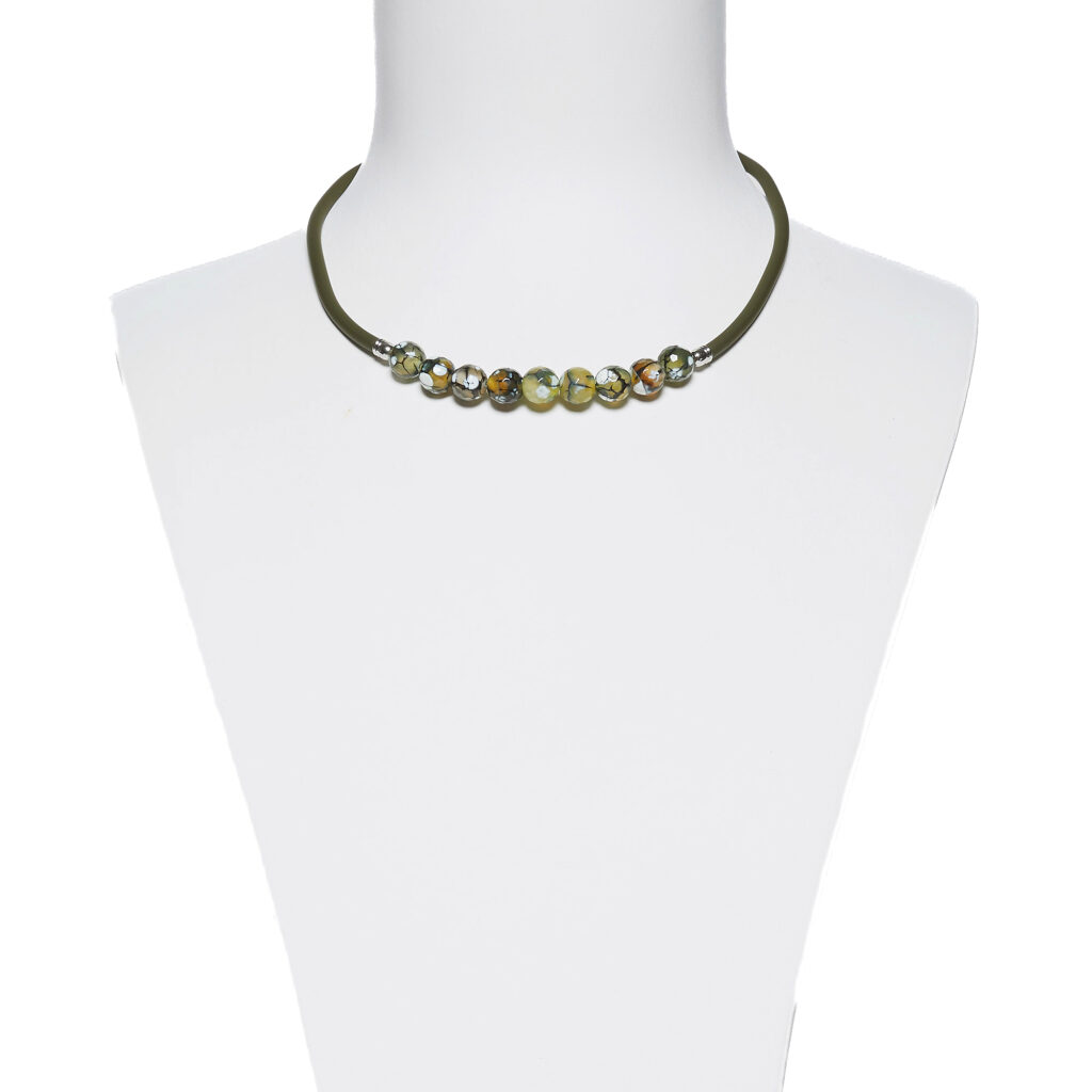 Collana in gomma ed Agata colorata