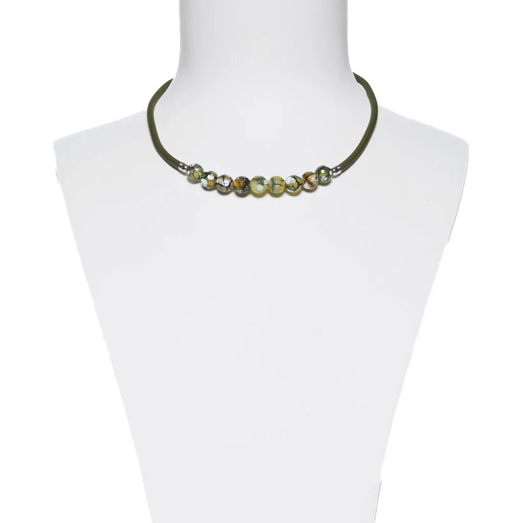 Collier van rubber en gekleurde agaat
