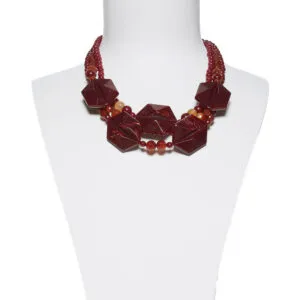 Ketting met hars en elementen van kwarts en karneool