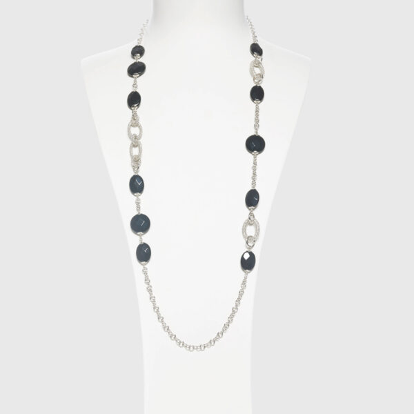 Collana lunga con elementi in argento ed Agata Nera