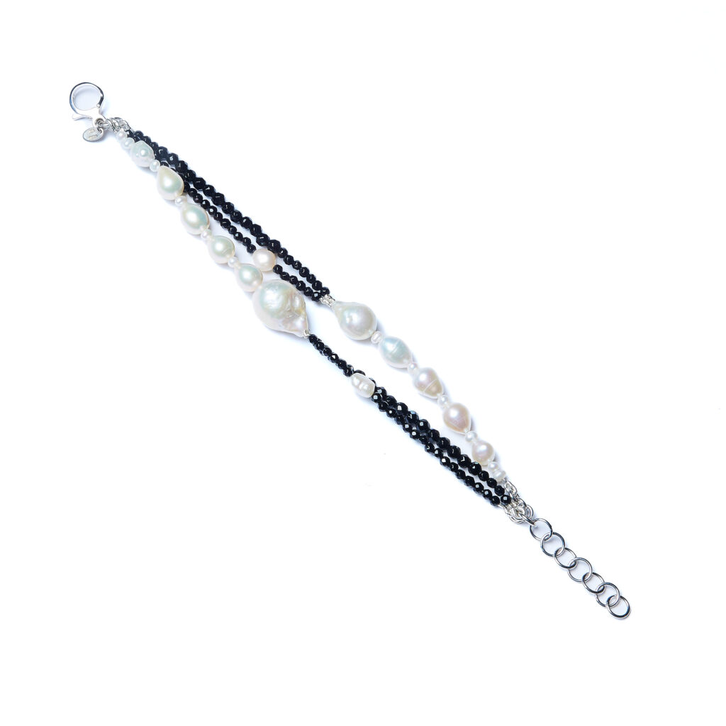 Bracciale a tre fili in Agata Nera e Perle