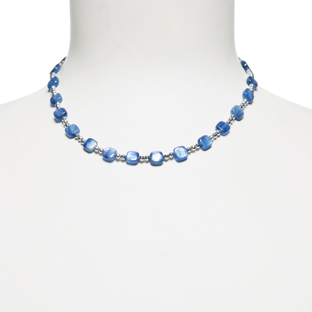 Collana in Cianite con Ematite rodiata