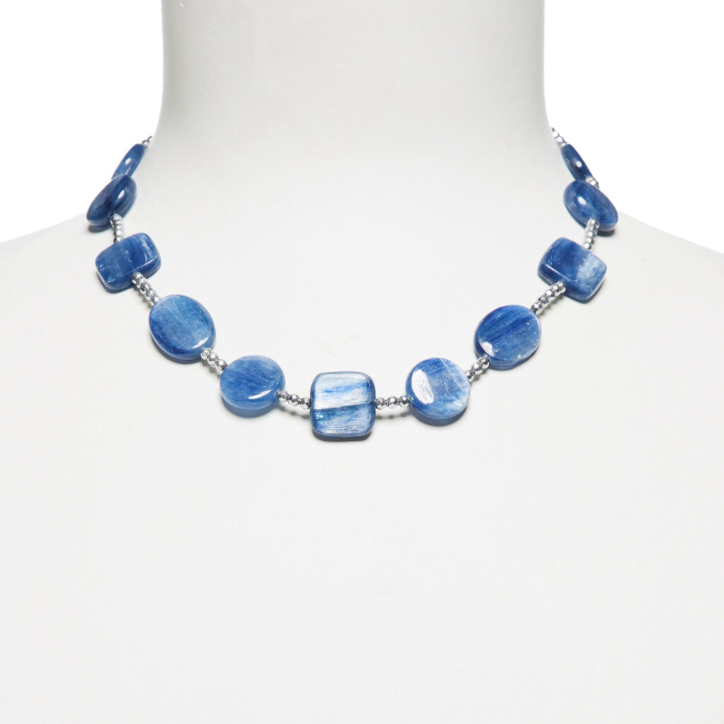 Collana in Cianite con Ematite rodiata