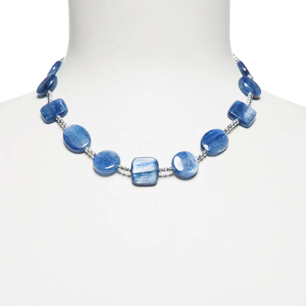 Collana in Cianite con Ematite rodiata
