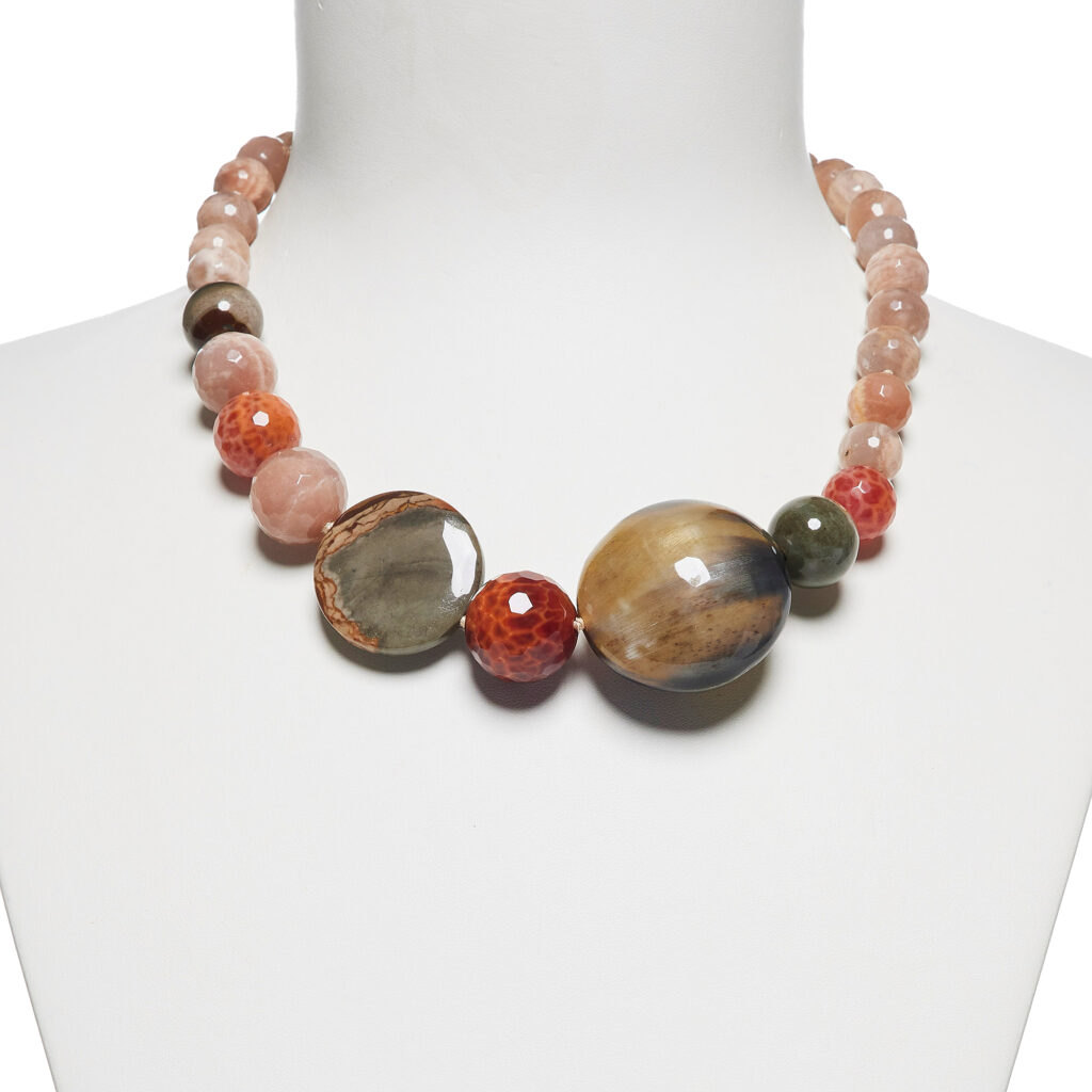 Collana in Pietra di Luna ed Agata con Corno