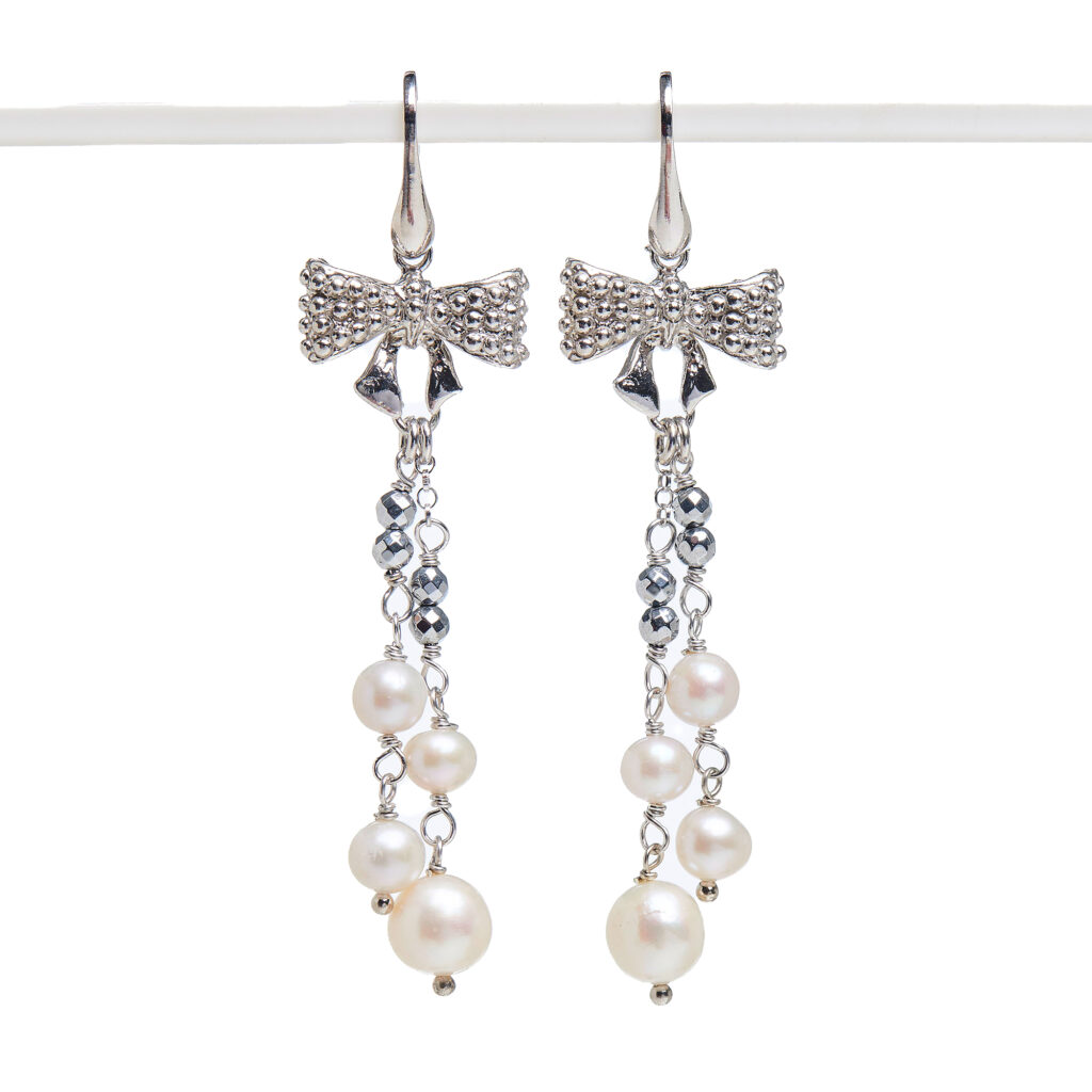 Orecchini in Perle con Elementi in Argento
