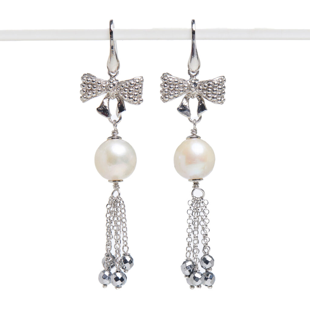 Orecchini in Perle con Elementi in Argento