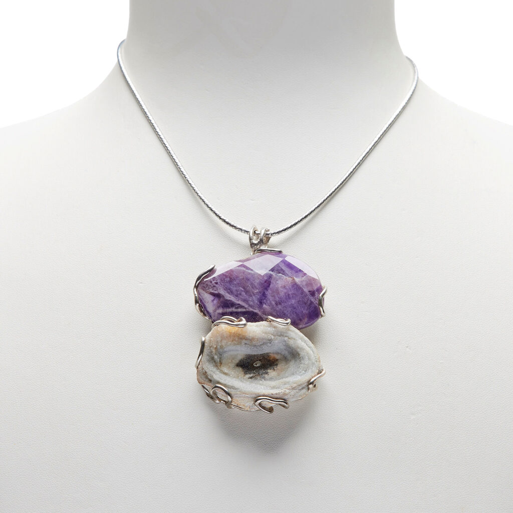 Ciondolo Composto in Ametista e Conchinas