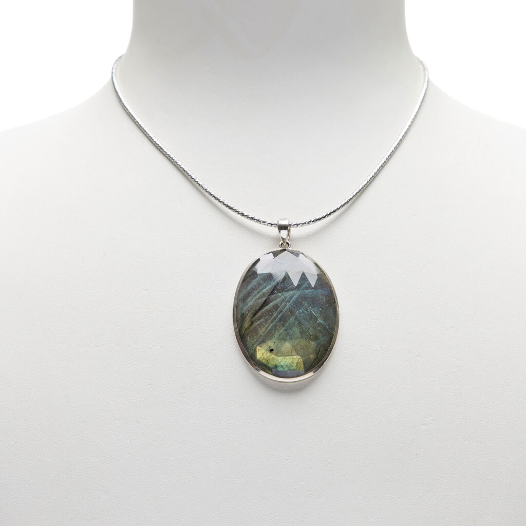 Ciondolo in Labradorite con Argento