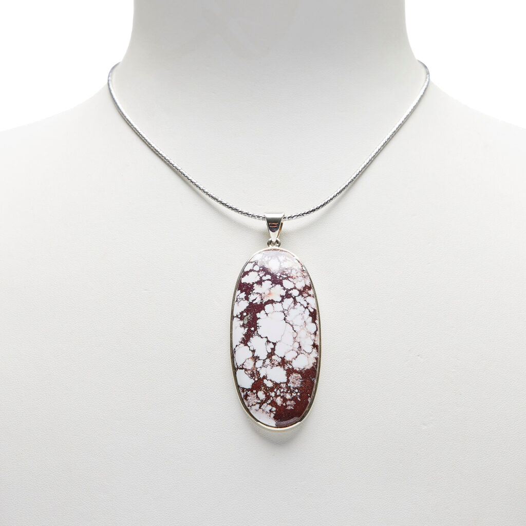 Ciondolo in Magensite Wild Horse ed Argento