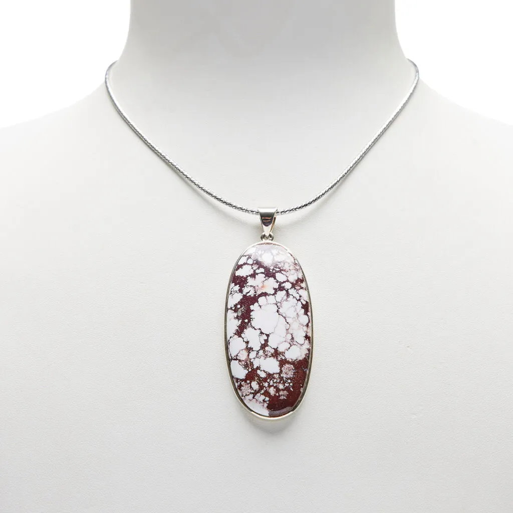 Pendentif en argent et magensite cheval sauvage