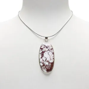 Ciondolo in Magensite Wild Horse ed Argento