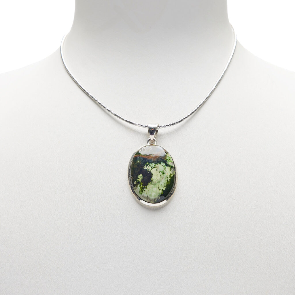 Ciondolo in Cromo Calcedonio ed Argento