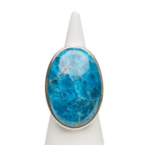 Zilveren ring met Apatiet