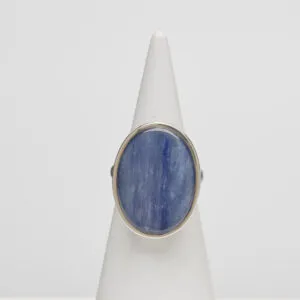 Zilveren ring met kyaniet