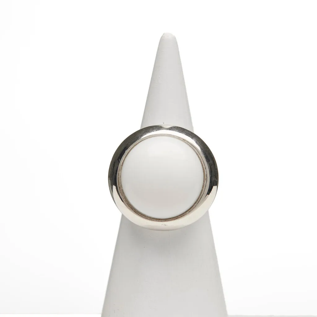 Zilveren ring met witte Agaat