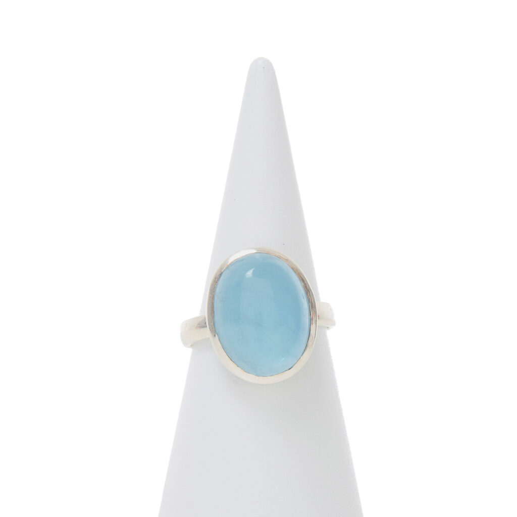 Bague en argent avec aigue-marine