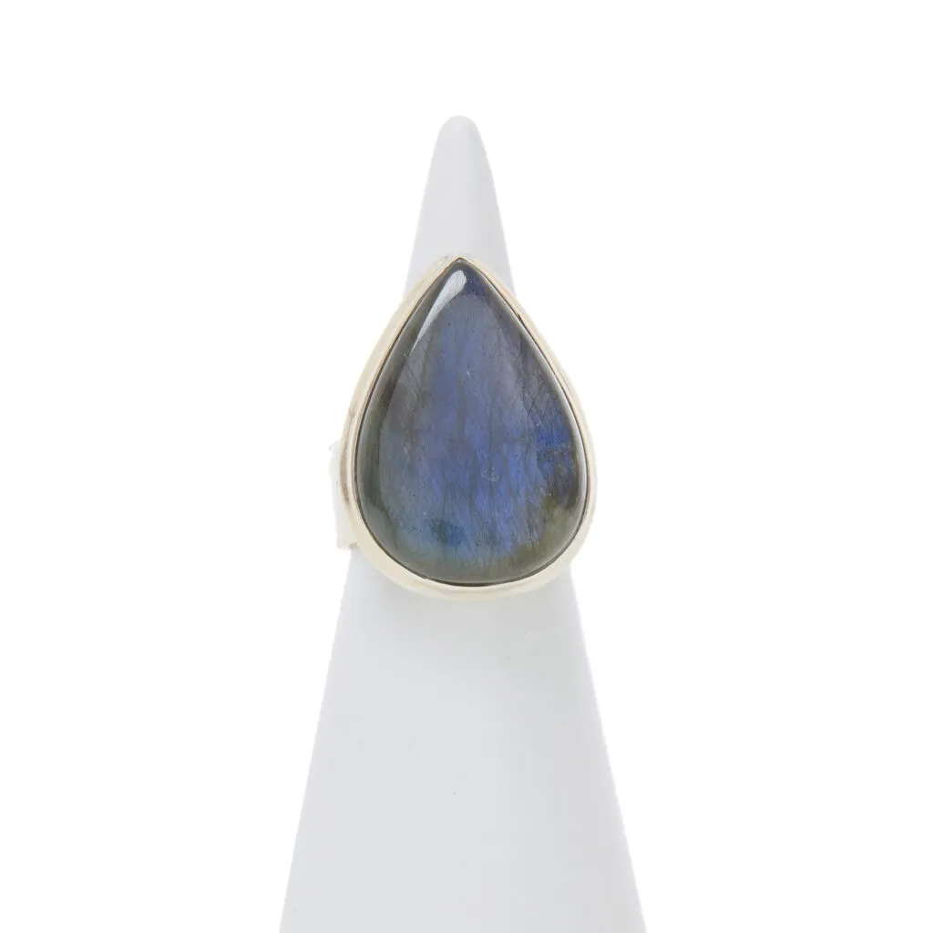 Bague en argent avec Labradorite