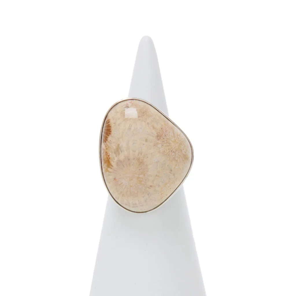 Anello Regolabile in Argento con Corallo Fossile
