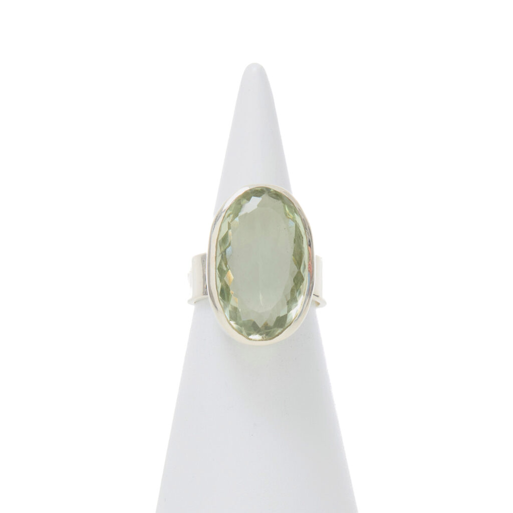 Bague en argent avec Prasiolite