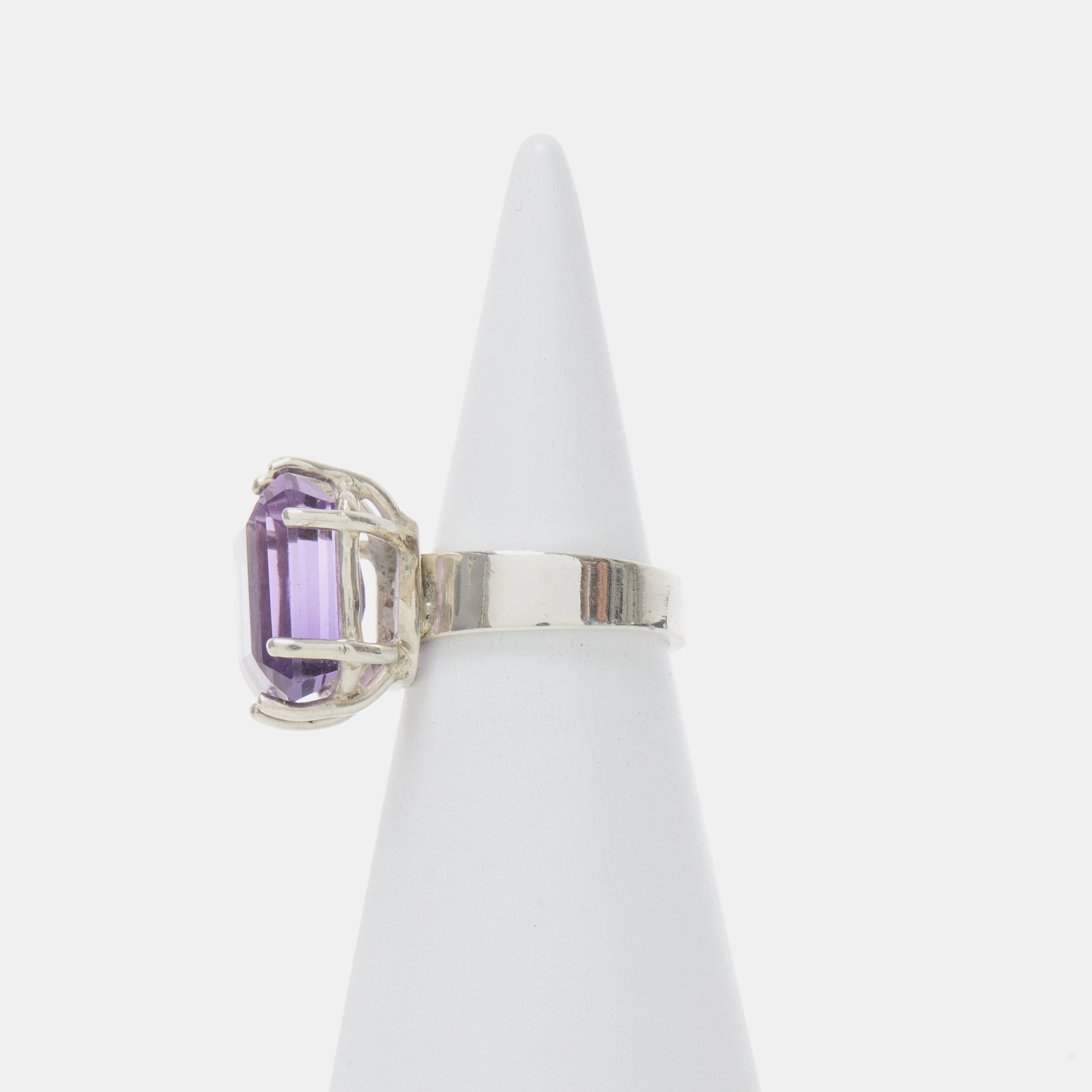 Zilveren ring met amethistkwarts Zilveren ring met amethistkwarts