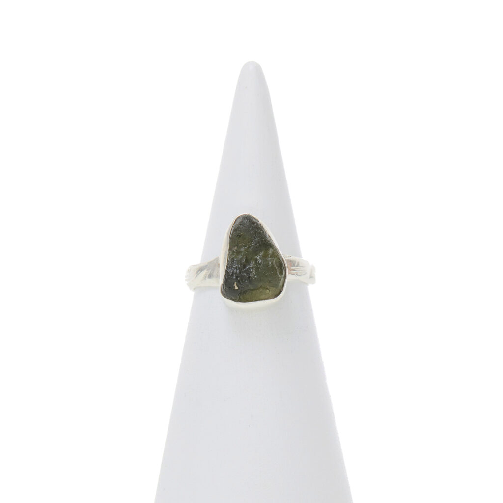 Anello in Argento con Moldavite grezza