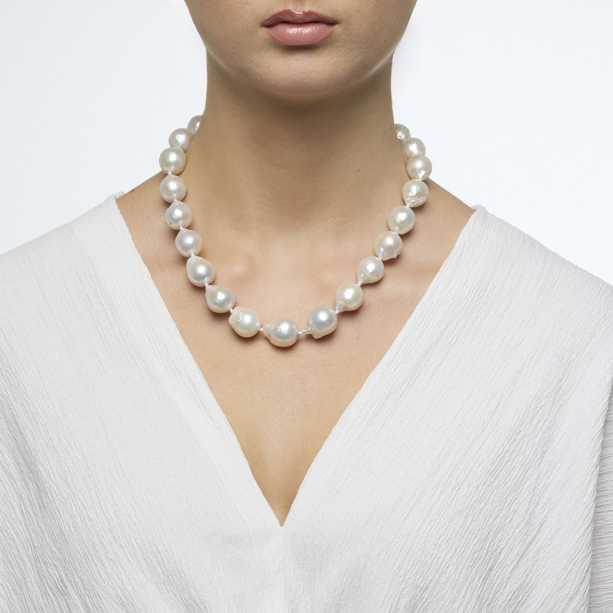 Korte halsketting in barokparels Korte halsketting in barokparels