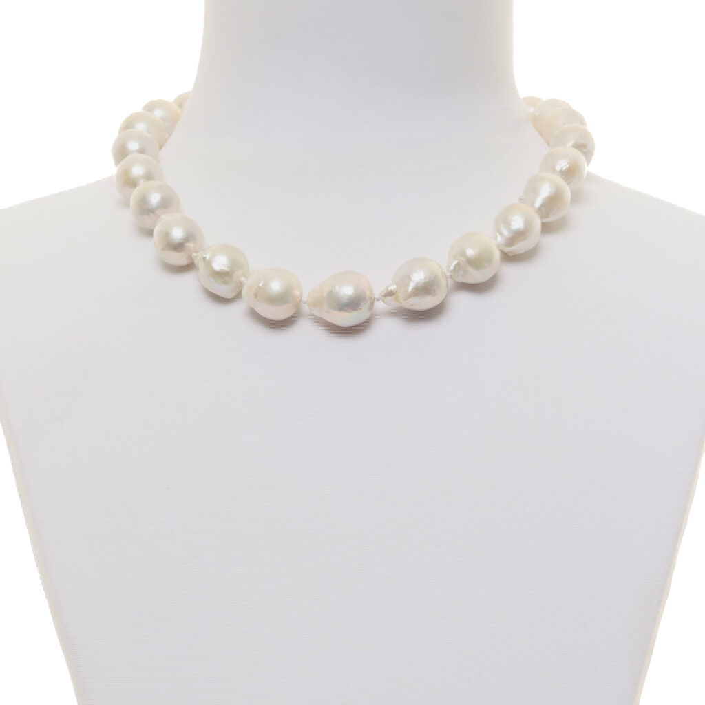 Collana corta in Perle barocche