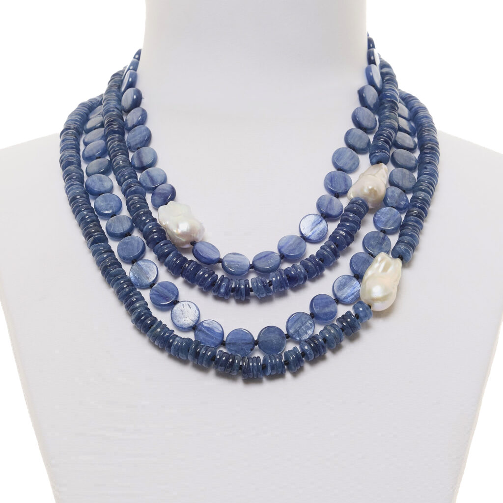 Collana multifilo in Cianite e Perle