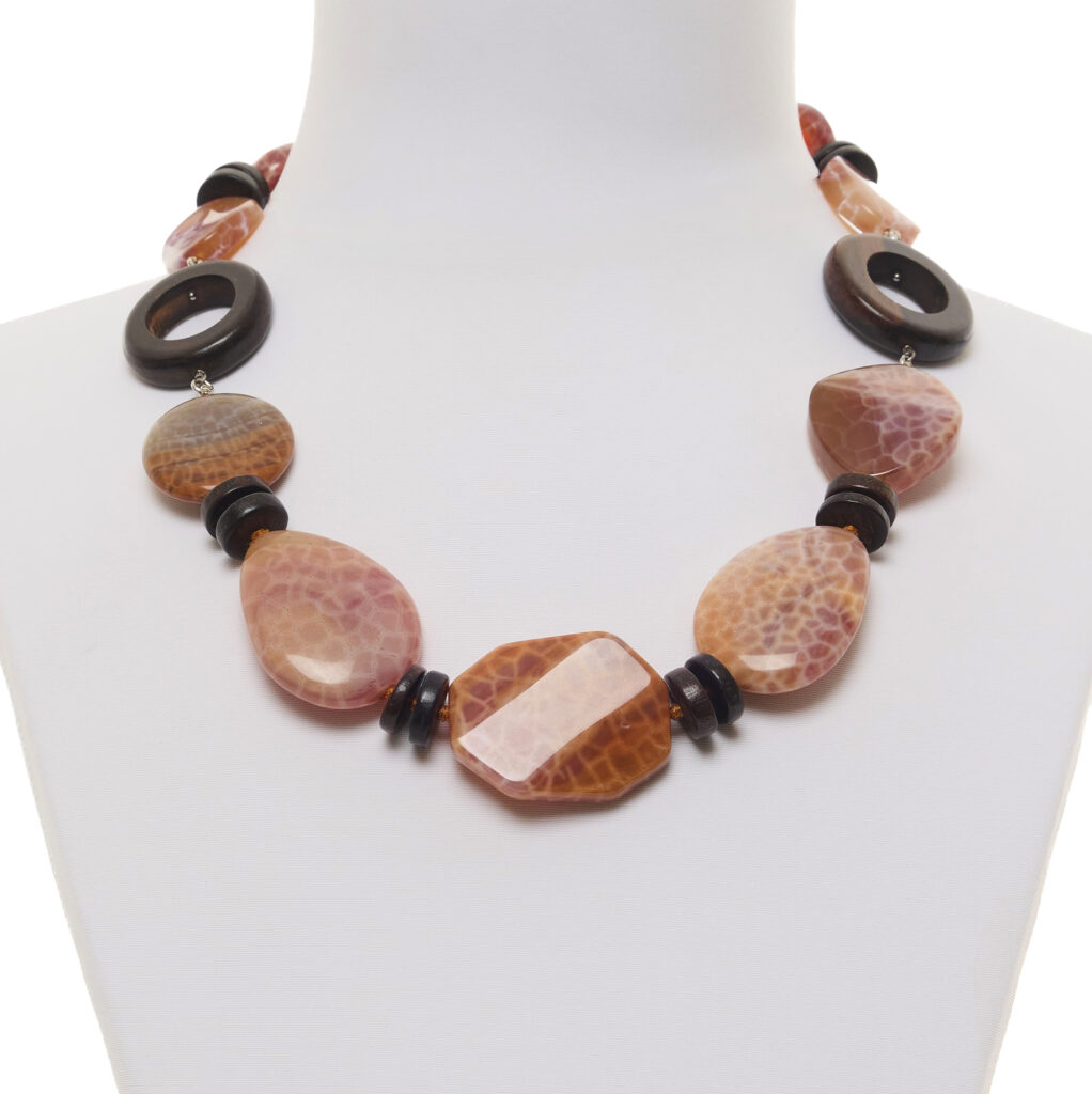Collana in Agata di fuoco ed Ebano
