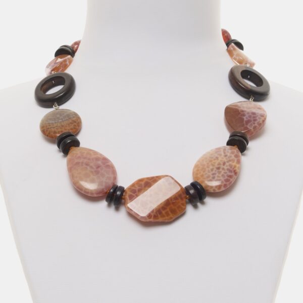 Collana in Agata di fuoco ed Ebano