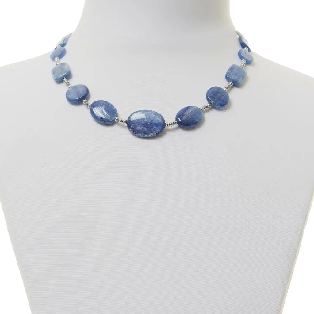 Collana corta in Cianite ed Ematite