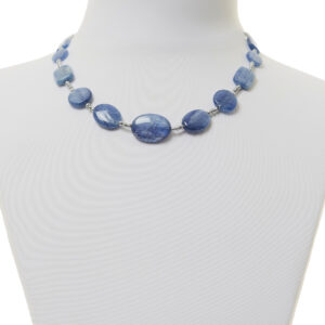 Collana corta in Cianite ed Ematite