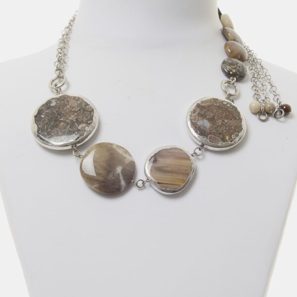 Collana corta in Legno Fossile ed Agata Turitella
