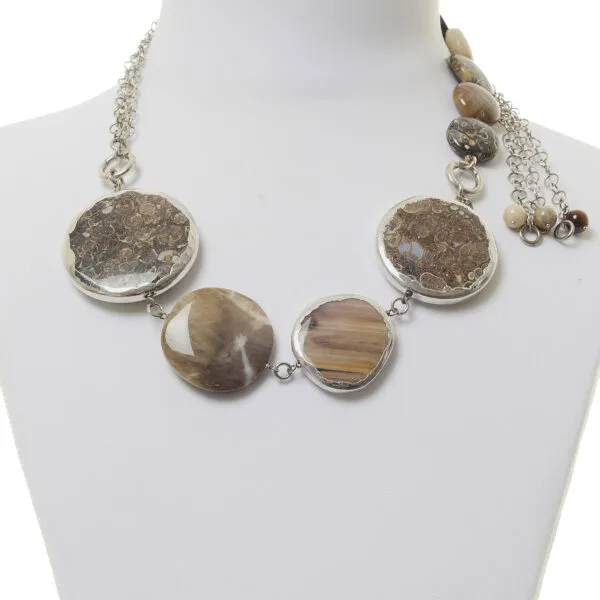 Collana corta in Legno Fossile ed Agata Turitella