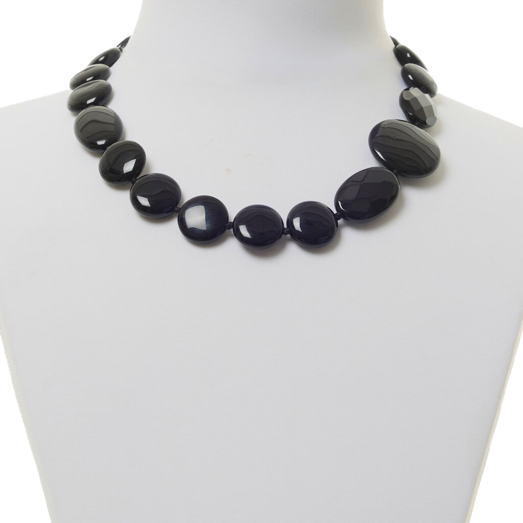Collana corta in Agata Nera