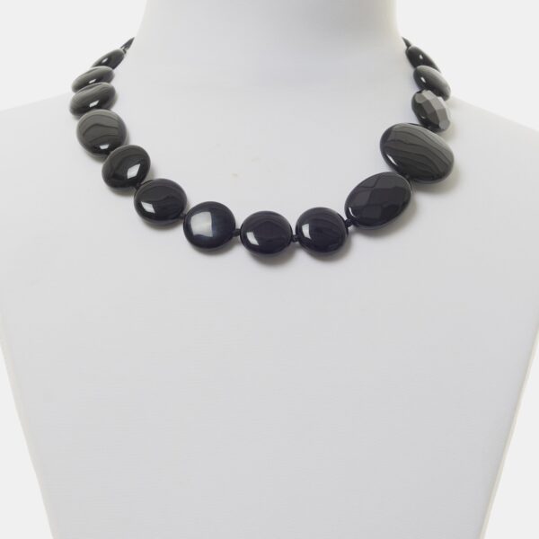 Collana corta in Agata Nera