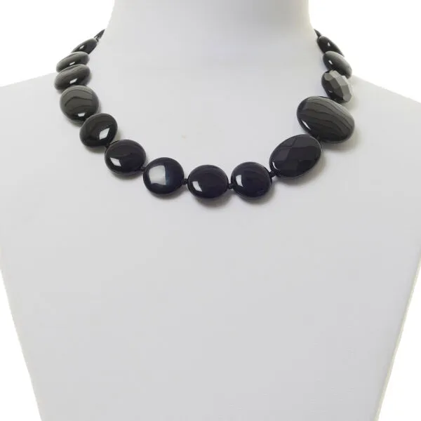 Collana corta in Agata Nera