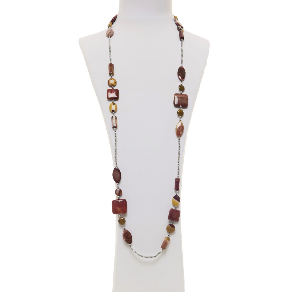 Collana lunga in Mokaite ed Ematite