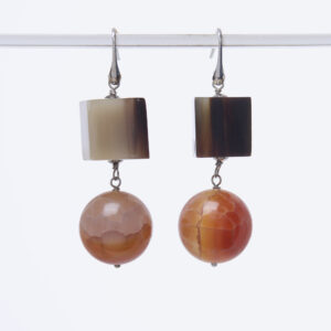 Orecchini in Corno ed Agata di Fuoco
