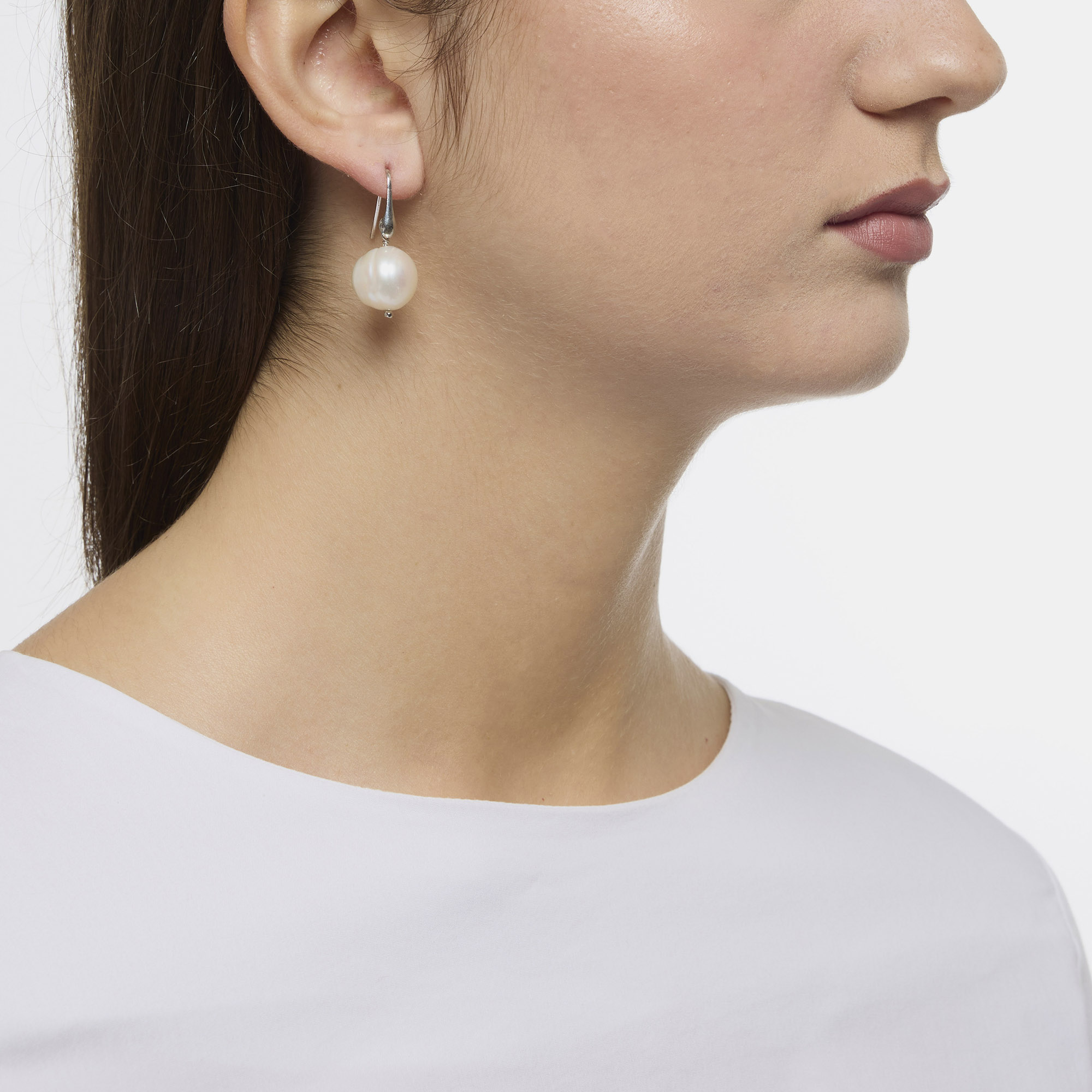 Majorica Orecchini Lyra Con Perle Bianche 9mm In Argento Dorato - Collezione Eternal - Gioielli Eleganti Per Donna
