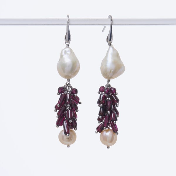 Orecchini con Granato e Perle Barocche