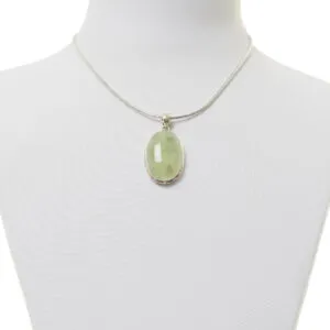 Ciondolo in Prehnite con Argento