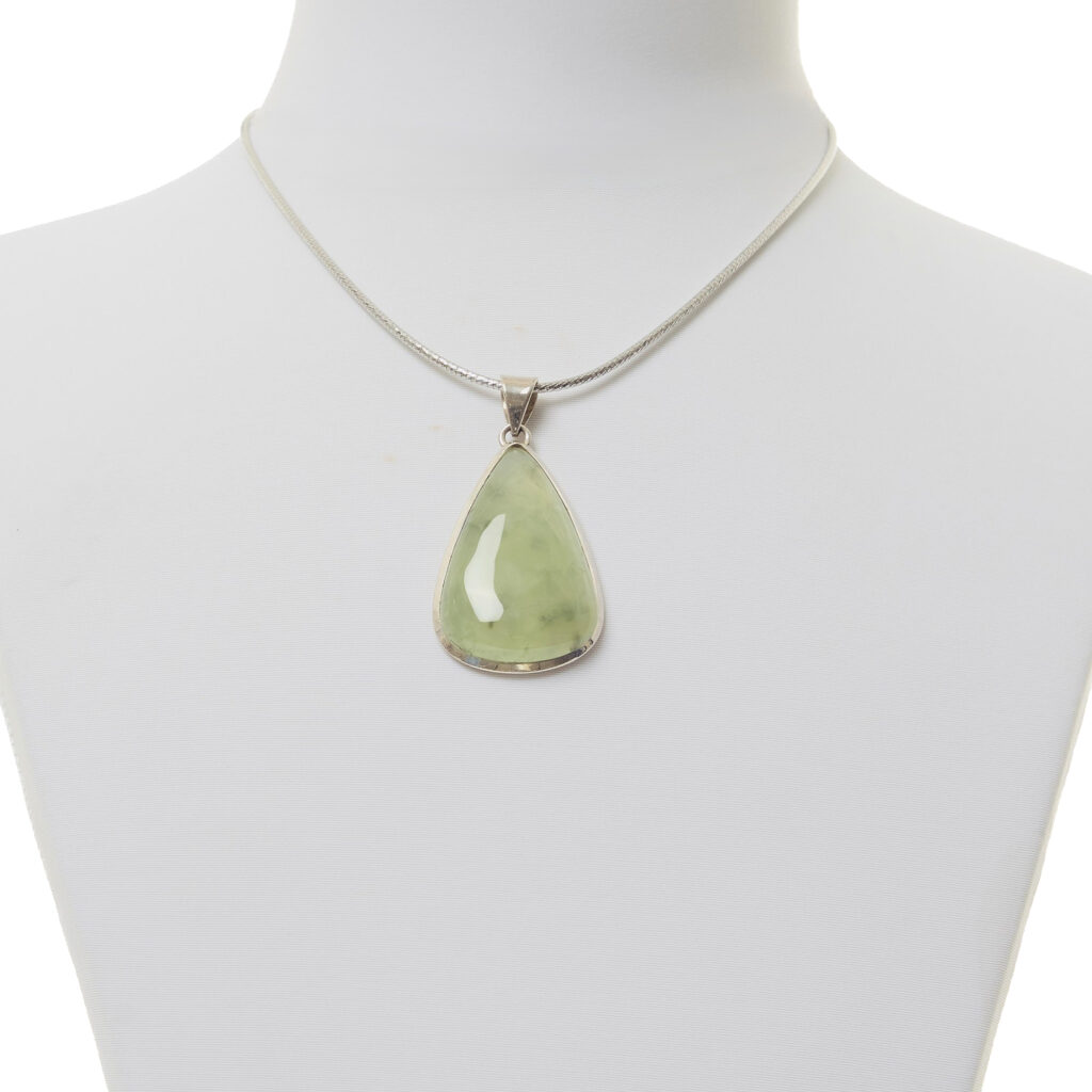 Ciondolo in Prehnite con Argento